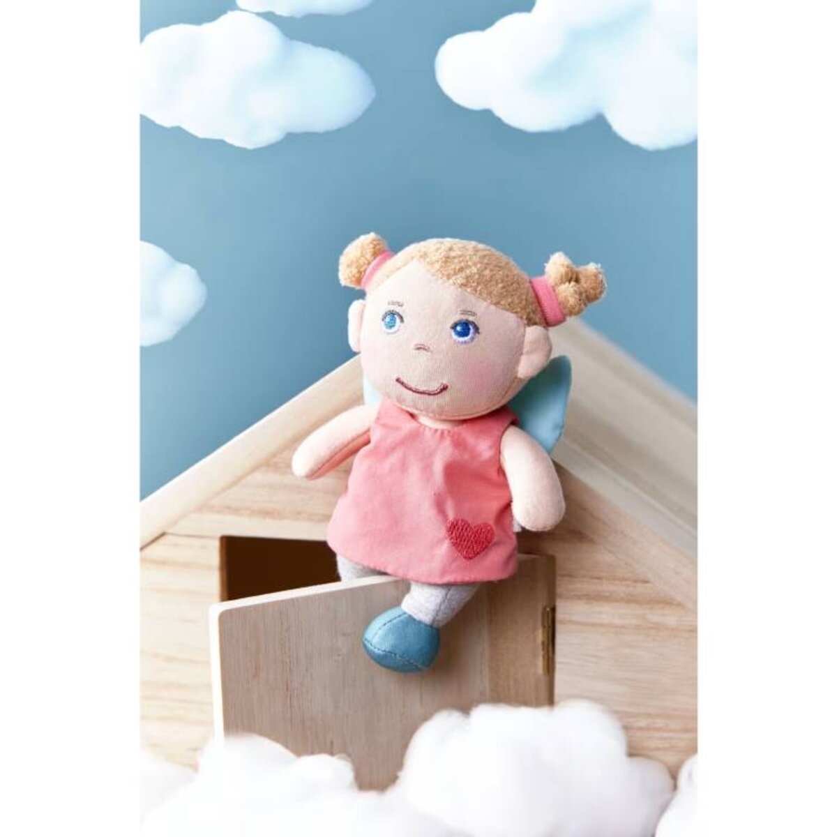 haba-schutzengelpuppe-lore-mit-fluegel-2FDF361F5.jpg