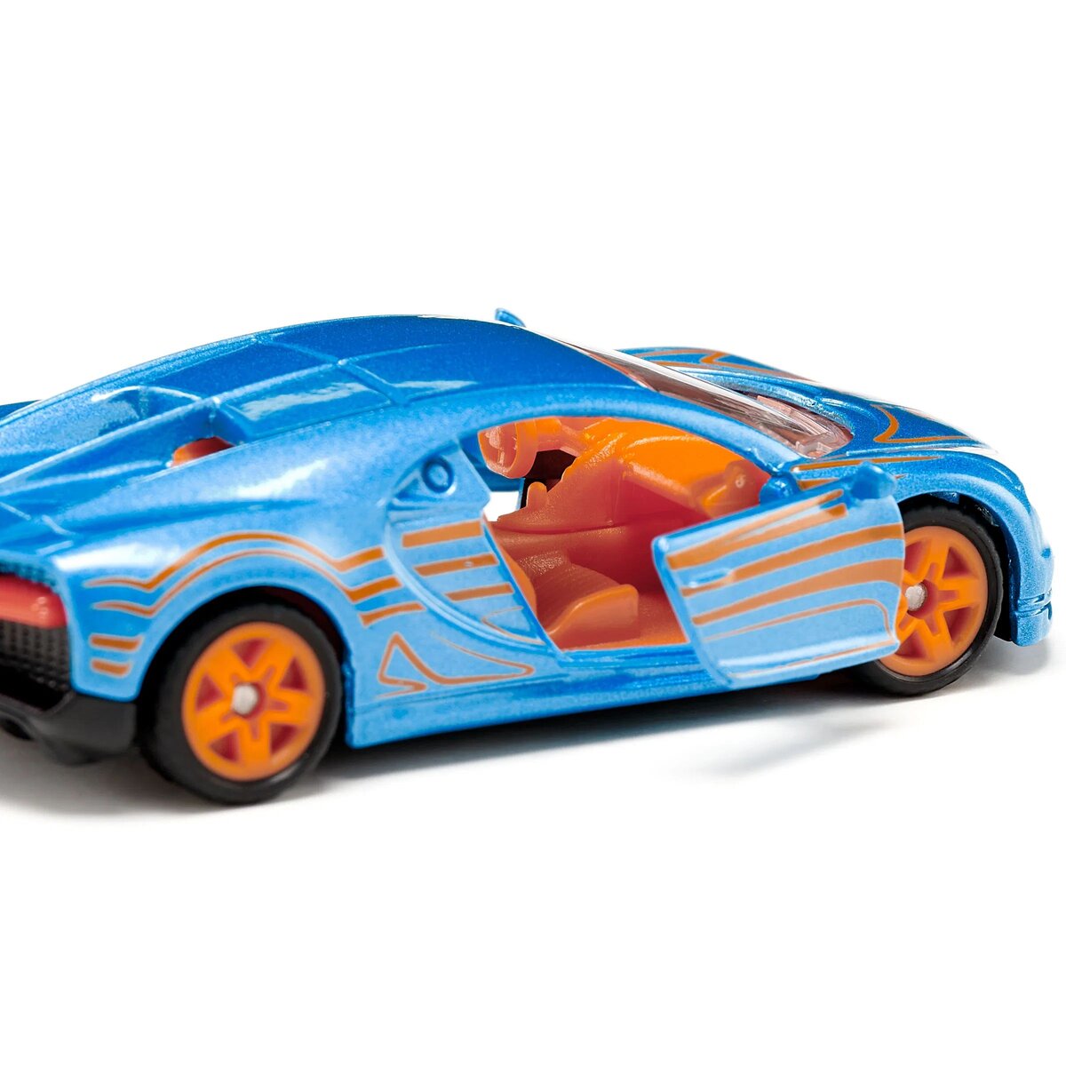 siku-bugatti-chiron-8831EE2E6.jpg