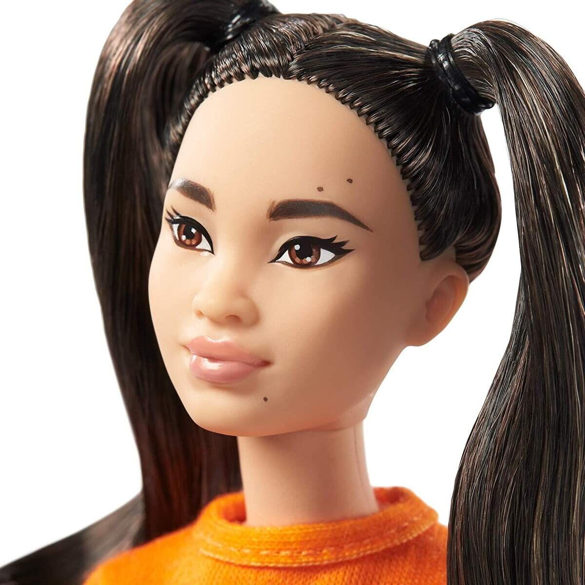 Barbie Fashionistas Puppe (brünett) mit blauem Rock