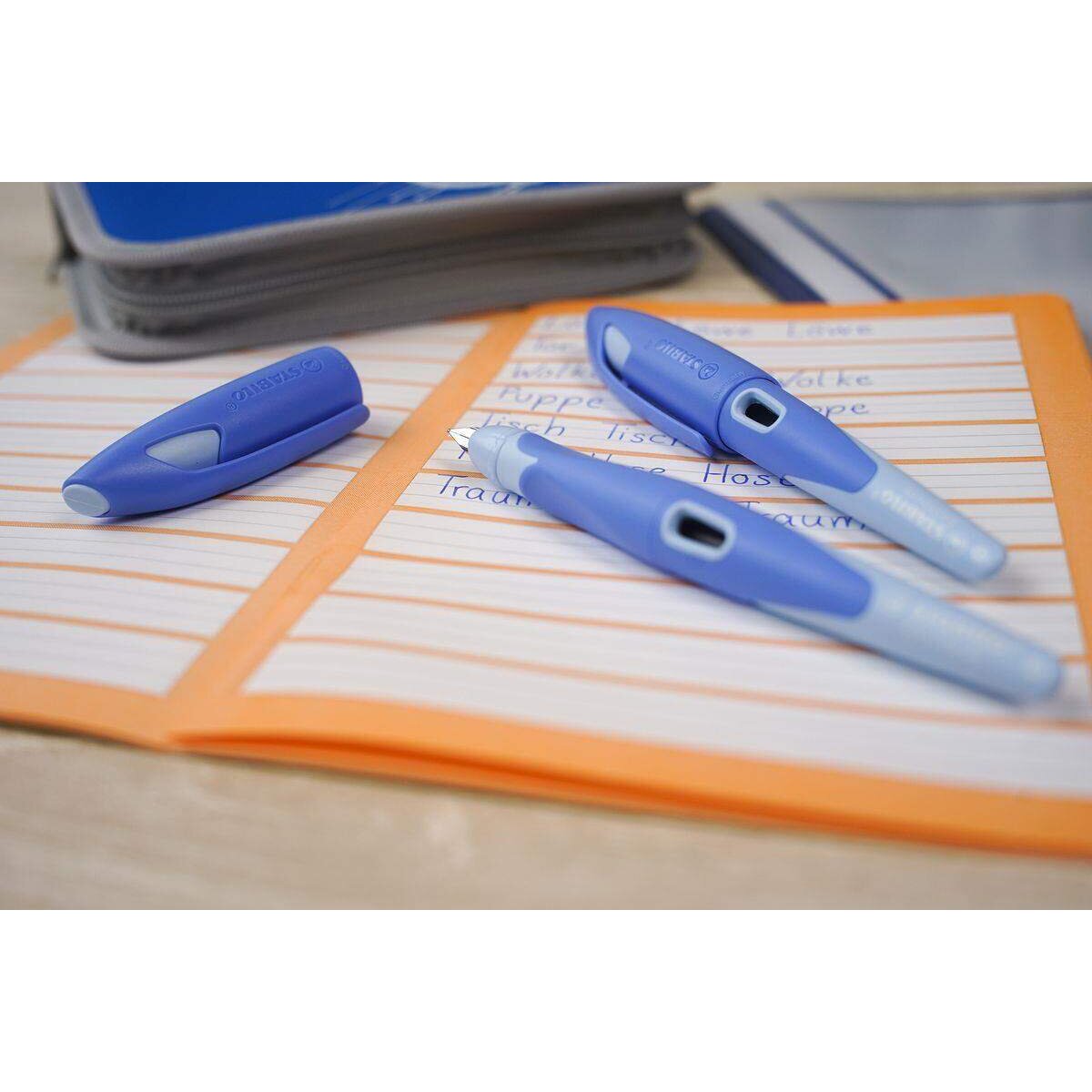 Ergonomischer Schulfüller für Linkshänder mit Standard-Feder M - STABILO EASYbirdy Pastel Edition in blau/hellblau - Einzelstift - inklusive Patrone - Schreibfarbe blau (löschbar)