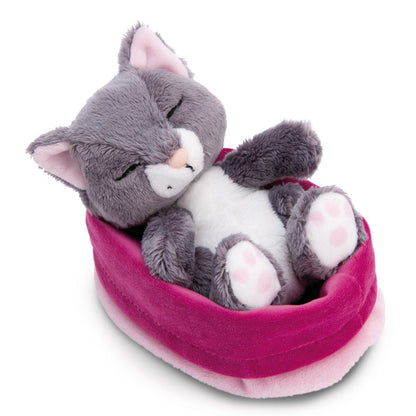 NICI Kuscheltier Katze grau 12cm schlafend im Körbchen rosa GREEN