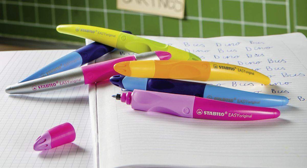 Ergonomischer Tintenroller für Rechtshänder - STABILO EASYoriginal in limette/grün - Einzelstift - Schreibfarbe blau (löschbar) - inklusive Patrone